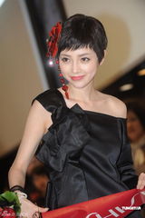 高清图：郭富城与日星ICONIQ剪彩 展温和笑容