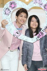 组图：炎亚纶合作宅男女神李毓芬 称其像小女孩