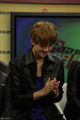 高清图：EXO-K世勋做客图回顾 卖萌大笑心情好