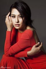 组图：孟广美写真显熟女气质 眼神冷艳魅惑十足