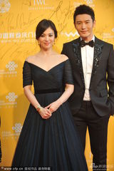 组图：《太平轮》压轴 宋慧乔俞飞鸿黑白争艳