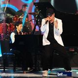 组图：韩歌手蜘蛛等出演音乐节目《You and I》