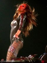 高清组图：席亚拉伦敦开唱