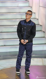 组图：陈小春录节目碰六人同名 自曝本应姓李