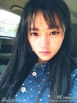 组图：武大女神微博走红 清新甜美运动风