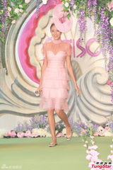 组图：张梓琳被催造人 吴千语欲旅行结婚