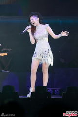 组图：邓紫棋曝林宥嘉支持个唱 害羞不谈