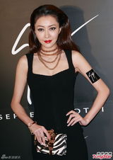 组图：熊黛林爆乳红唇扮性感猫女郎