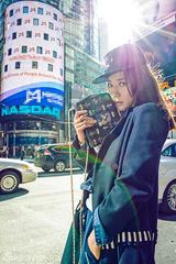 组图：王珞丹纽约街拍大片个性十足