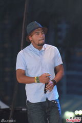 组图：春浪音乐节举办 萧敬腾张震岳热狗齐聚