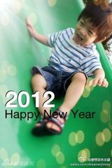 组图：微镜头下的小小志 呆萌可爱完胜童颜老爸