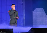 高清组图：众服役艺人参加韩国《演艺士兵演唱会》 