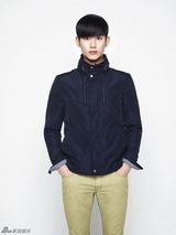 组图：金秀贤曝冷峻写真 造型百变引领时尚