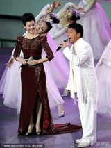 幻灯图：宋祖英成龙毛阿敏波切利等献唱世博开幕式