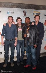 幻灯：桑德拉-布洛克获电视众选择奖年度娱乐大奖