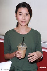 组图：蒙嘉慧坦承伊健早已求婚 希望婚礼一切从简