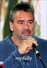 组图：吕克-贝松亮相釜山宣传 公开对话媒体观众