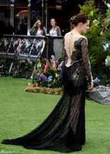 高清图：《白雪公主与猎人》伦敦首映 塞隆美艳