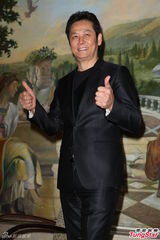 组图：施敏赴台卖萌 擅长投资徐乃麟甘拜下风