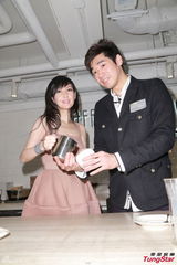 组图：周慧敏曝倪震是御用咖啡师 厌倦庆生送礼