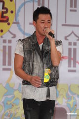 组图：林峰为放榜考生打气 陈法拉陈展鹏同场