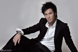 组图：郑嘉颖帅气写真 别具个性显视帝魅力