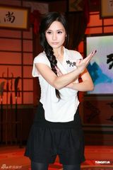 高清图：阿娇做活动示范咏春拳 拒谈前男友新欢话题