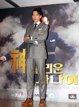 高清组图：《被称为神的男人》发布会 韩彩英等出席