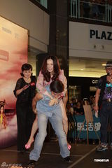 组图：马浚伟马国明携手《紫禁惊雷》 发布会做游戏