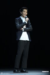 组图：萧敬腾上海办歌友会 5首歌被定违规将遭禁