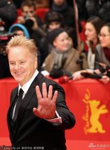 组图：《副作用》首映 王家卫携妻子助阵