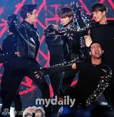 组图：东方神起等参加2013韩流Dream音乐会