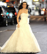 组图：美剧《绯闻女孩》剧照莉顿变身美丽新娘