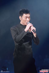 高清图：众巨星撑场雷颂德个唱 杨千嬅蕾丝诱惑