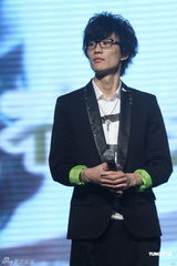 组图：许嵩新专辑发布会 加盟新东家海蝶音乐