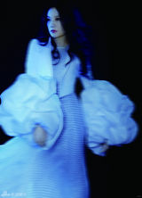 组图：赵薇艺术大片实验气息浓厚