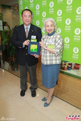 组图：赵雅芝中环助阵品牌活动显成熟风韵