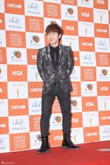 高清组图：f(x)SHINee等闪耀首尔歌谣大奖红毯