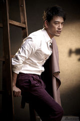 组图：王耀庆杂志写真气质男风度翩翩