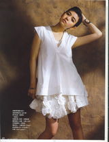 组图：陈妍希白色清新写真显国民气质