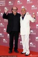 组图：《偷自行车的人》发布会 导演携主创亮相