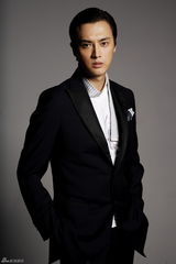 高清图集：刘晓虎复古写真曝光 帅总裁展现成熟魅力