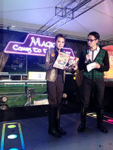 组图：“魔术之夜”周秀娜带伤工作人气旺