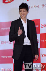 组图：INFINITE优贤徐仁英捧场《恋爱的技术》