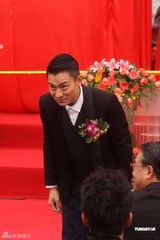 高清图：刘德华梁朝伟阿娇(钟欣桐)出席活动星光耀眼