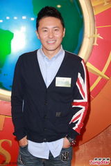 组图：张达明正式复出 明年开秀兼执导电影