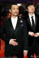 组图：《白日焰火》廖凡西装革履显帅气