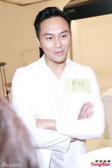 张智霖眼疾已康复 与刘心悠合拍广告