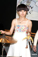 幻灯组图：旺福乐团打造“乡春之旅” 严爵变身牛仔