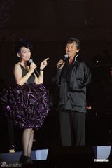 组图：陈洁仪性感亮相音乐会 赵增熹意外遭戏弄